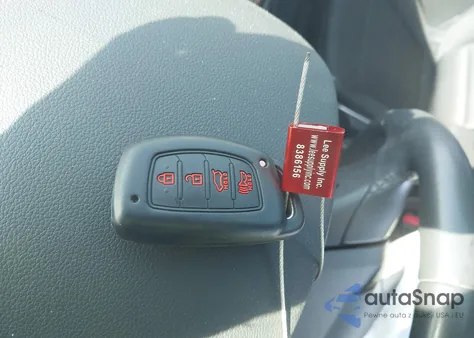 2018 Hyundai Elantra Value Edition z USA, uszkodzony, nr VIN 5NPD84LF2JH317946